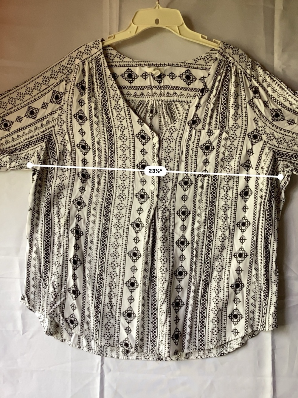Black & White Printed V-Neck Tunic Top - Picture 6 of 10